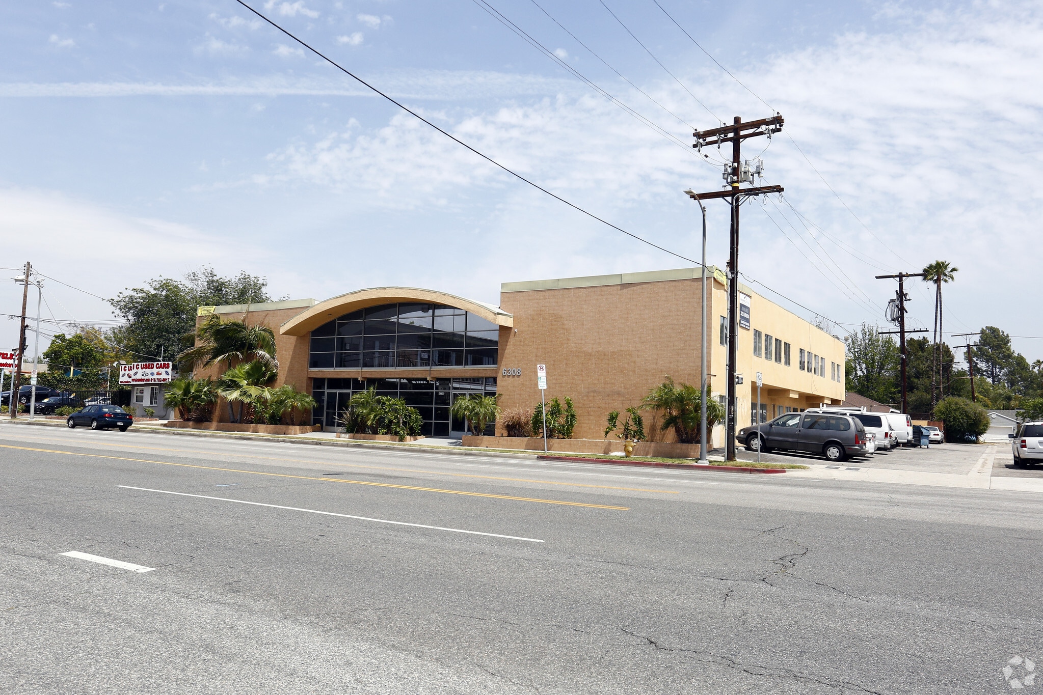 6308 Woodman Ave, Van Nuys, CA for lease Primary Photo- Image 1 of 8