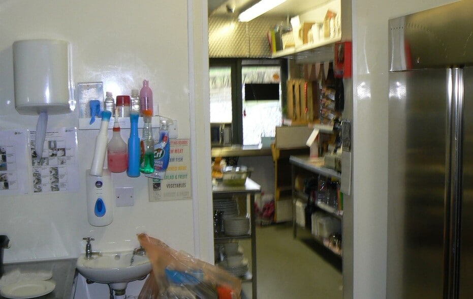 4076 Popehill, Johnston for sale - Interior Photo - Image 3 of 3