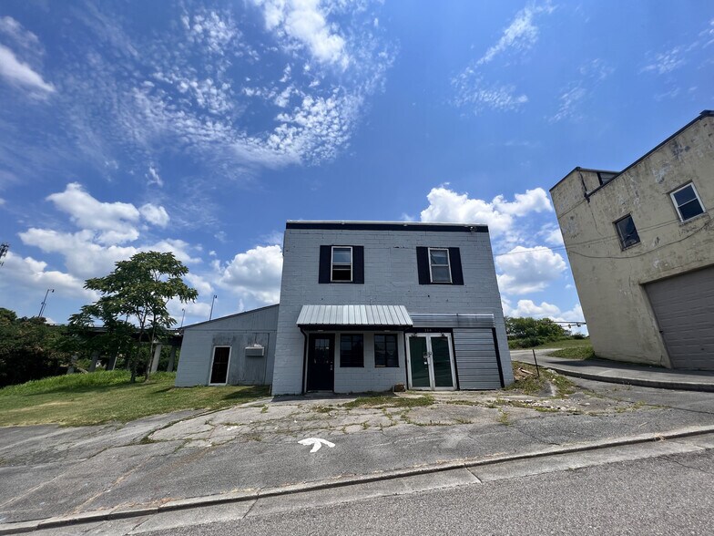 116 Tennessee St, Maryville, TN à louer - Photo du bâtiment - Image 2 de 4