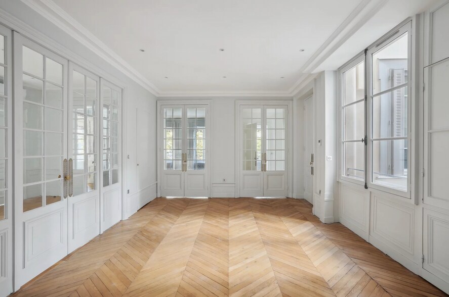 60 Rue François Ier, Paris à louer - Photo du bâtiment - Image 1 de 5