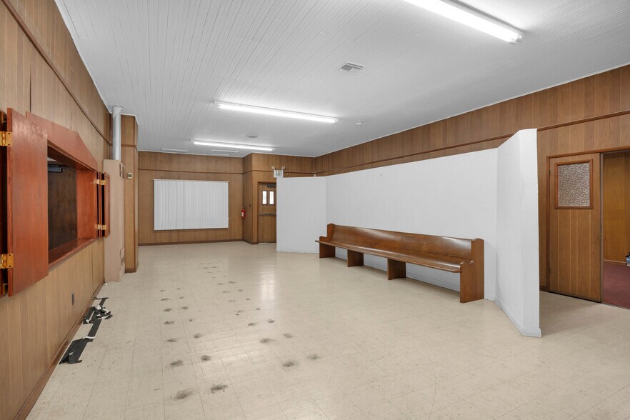 1101 W Florence Ave, Los Angeles, CA for sale - Interior Photo - Image 2 of 23