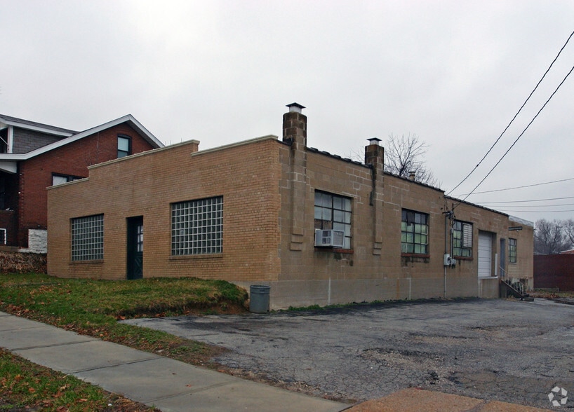 4233 Beck Ave, Saint Louis, MO for lease - Building Photo - Image 2 of 4