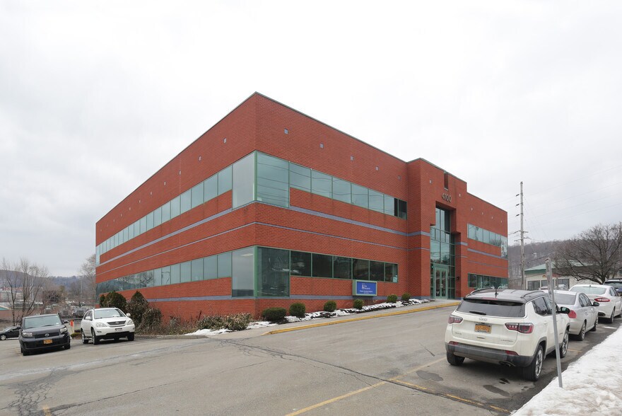4100 Vestal Parkway East, Vestal Township, NY à louer - Photo du bâtiment - Image 3 de 6
