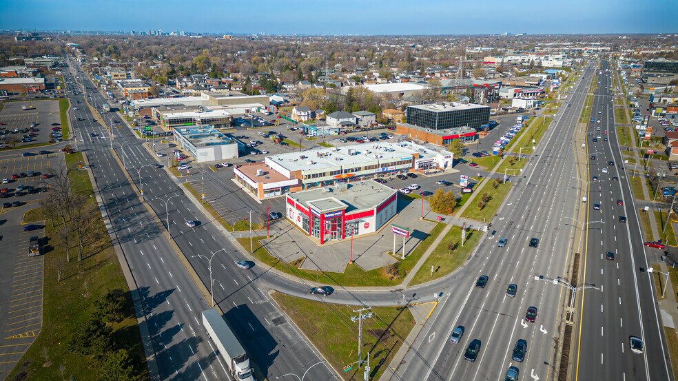 6400 Boul Taschereau, Brossard, QC à louer - Photo du bâtiment - Image 3 de 11