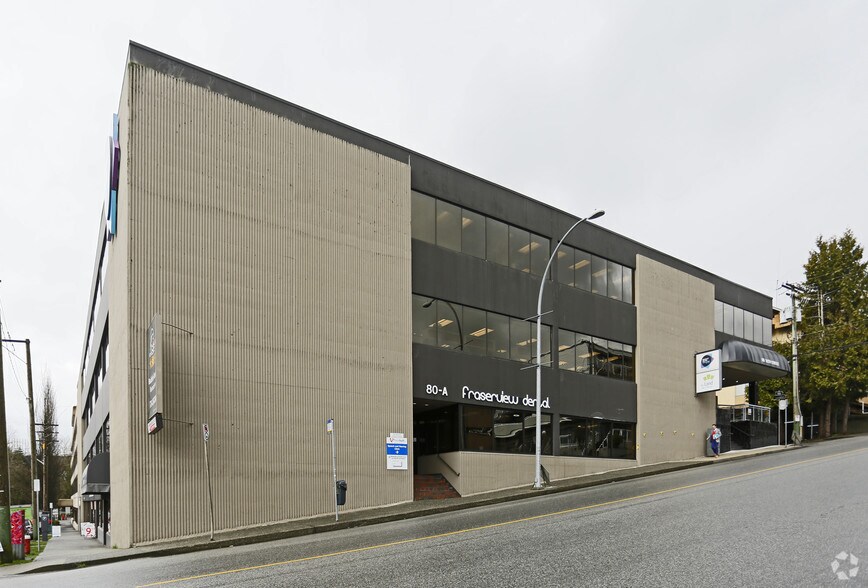 601-611 Agnes St, New Westminster, BC à vendre - Photo du bâtiment - Image 2 de 6