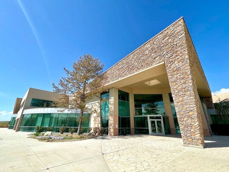 215 N Admiral Byrd Rd, Salt Lake City, UT for lease - Building Photo - Image 2 of 6