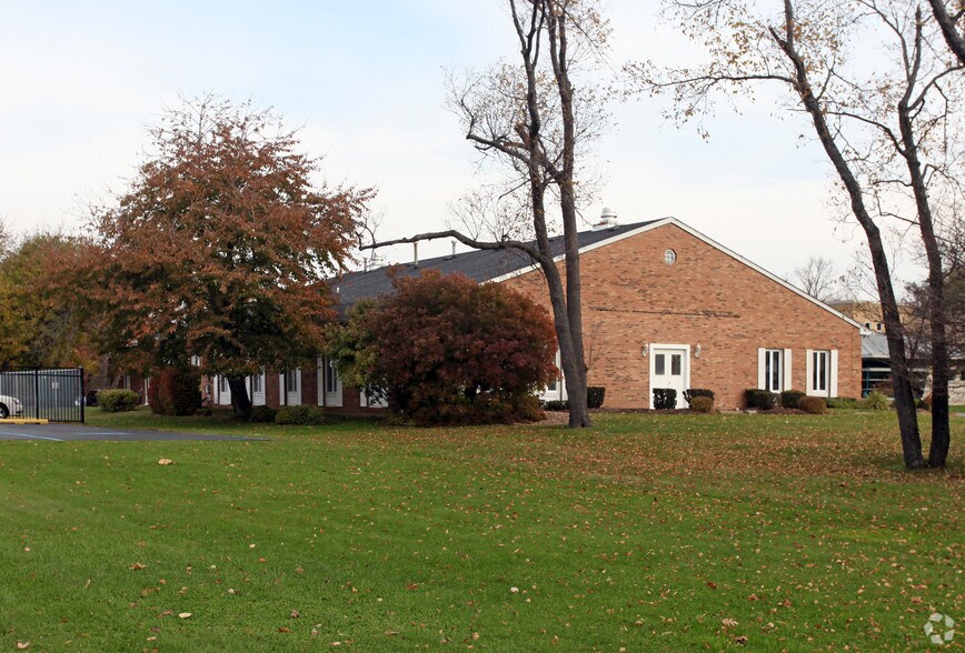 9600 Main St, Clarence, NY à vendre - Photo du bâtiment - Image 2 de 31