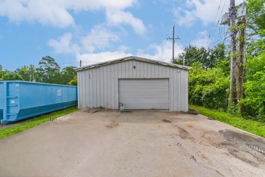 14133 Ravendale Rd, Humble, TX à vendre - Photo du bâtiment - Image 1 de 18