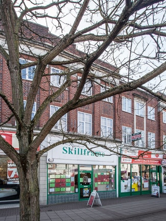 Plus de détails pour 138 Walton Rd, East Molesey - Commerce de détail à louer