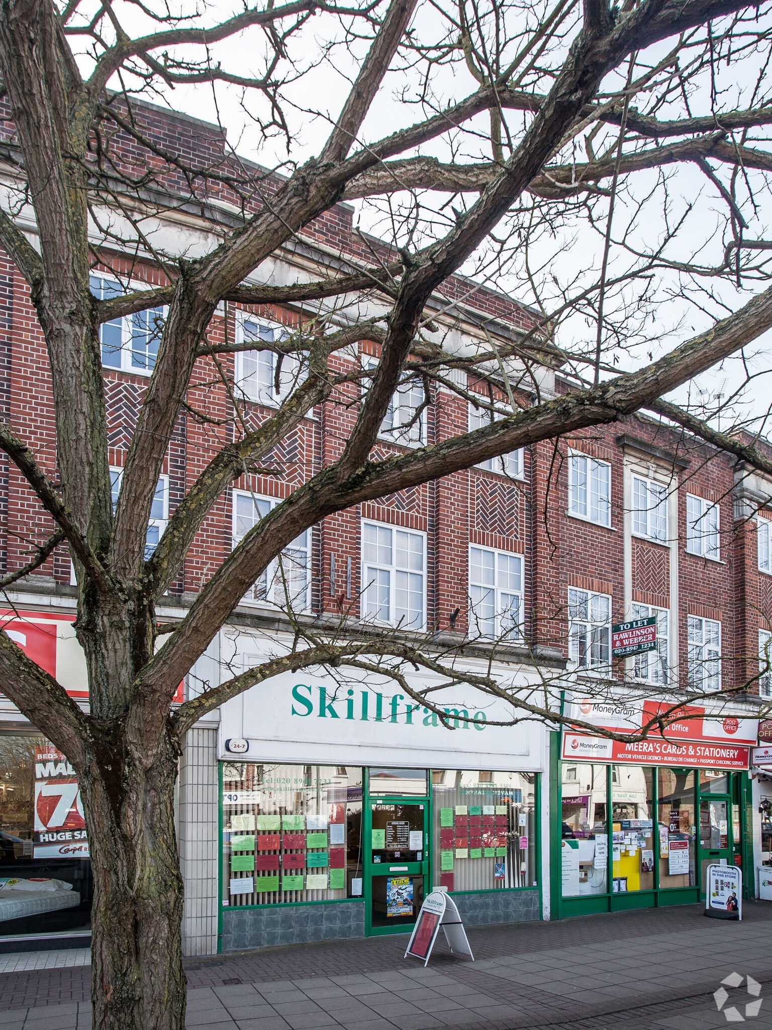 138 Walton Rd, East Molesey for lease Primary Photo- Image 1 of 4