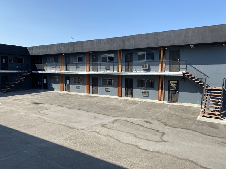 15904 Strathern St, Van Nuys, CA for lease - Building Photo - Image 1 of 8