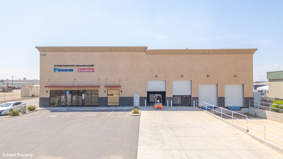 735 E Heil Ave, El Centro, CA à vendre - Photo du bâtiment - Image 3 de 9