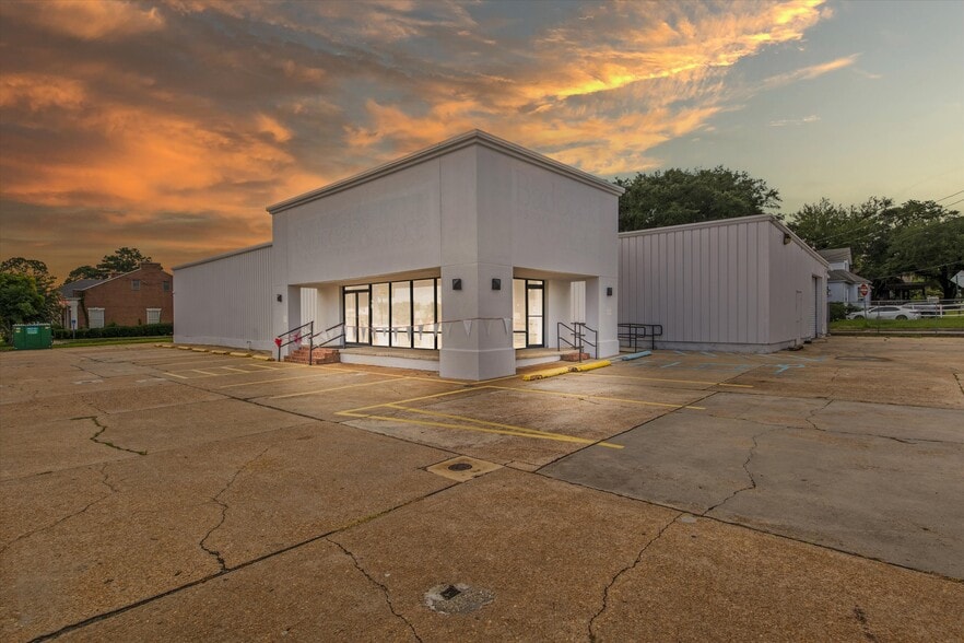 304 W Jefferson St, Quincy, FL à vendre - Photo du bâtiment - Image 2 de 57