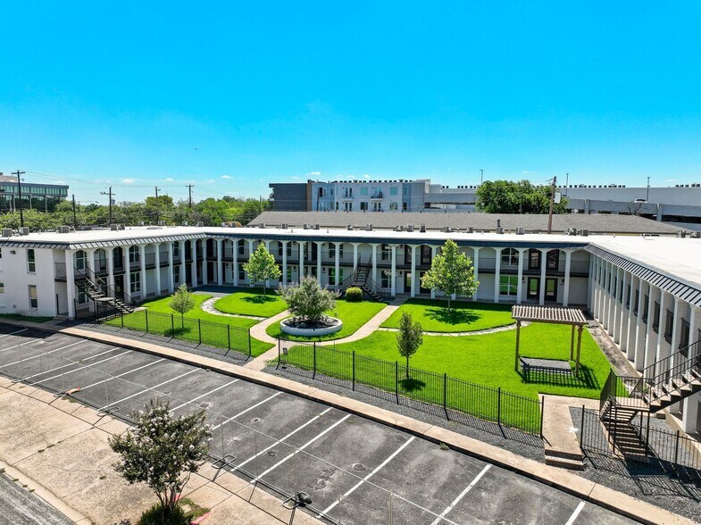 1101 Clayton Ln, Austin, TX for sale - Building Photo - Image 1 of 9