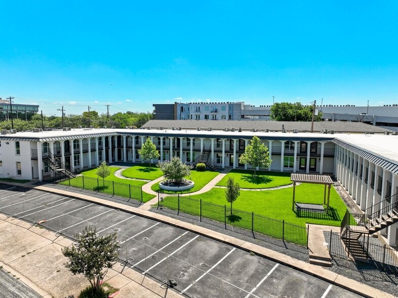 Adelynn & Vivien at Mueller portfolio of 2 properties for sale on LoopNet.ca - Building Photo - Image 1 of 16