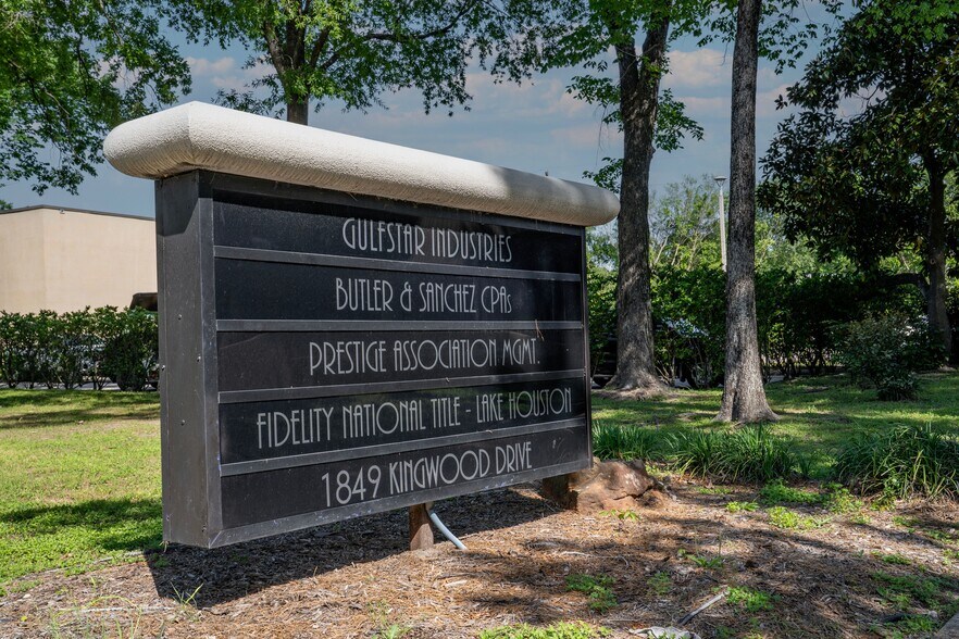 1849 Kingwood Dr, Kingwood, TX for lease - Building Photo - Image 2 of 5