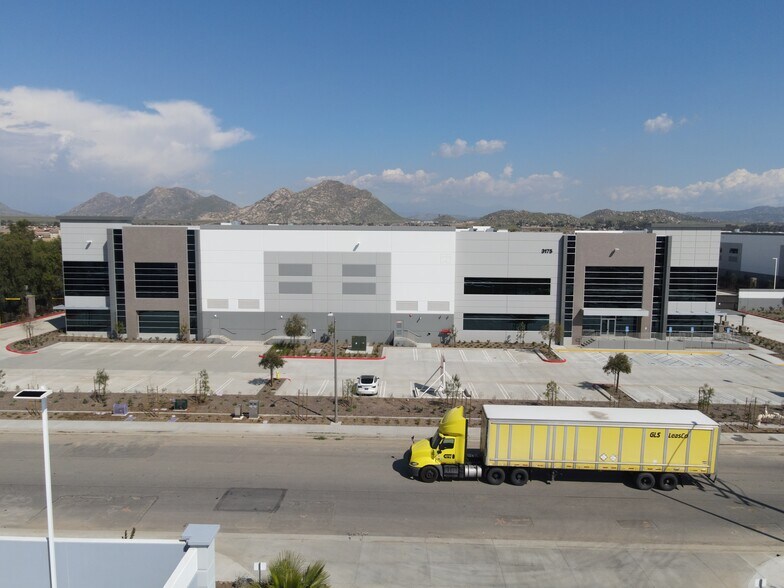 3175 Wilson Ave, Perris, CA à louer - Photo du bâtiment - Image 3 de 6