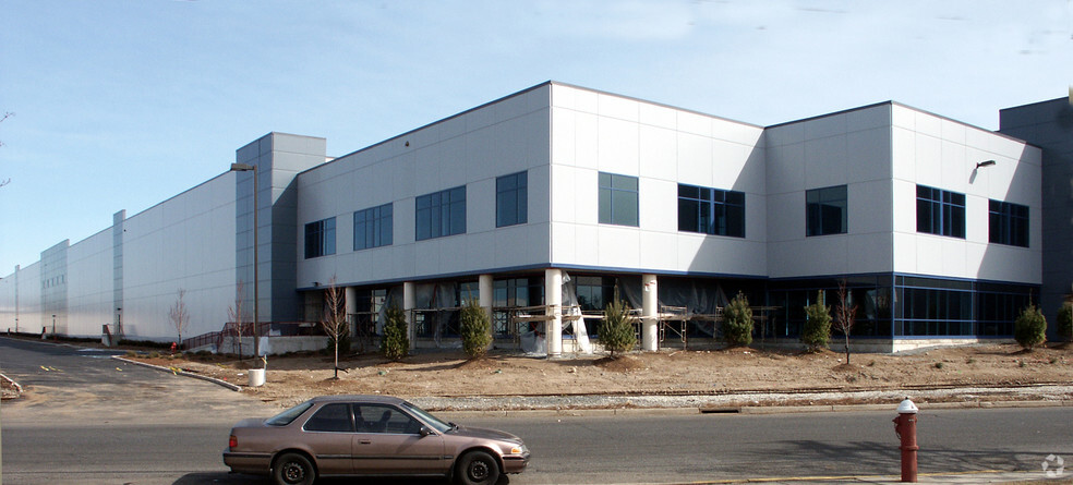 350 Starke Rd, Carlstadt, NJ for lease - Building Photo - Image 1 of 5