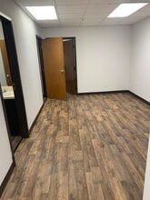 107 Imperial Blvd, Hendersonville, TN for lease Building Photo- Image 2 of 9