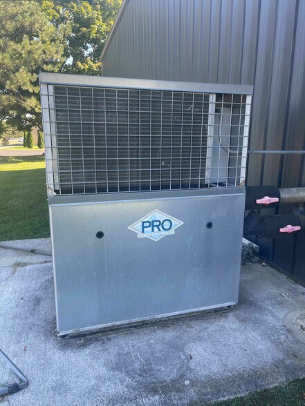 105 E Russell Rd, Tecumseh, MI à vendre - Photo principale - Image 1 de 7