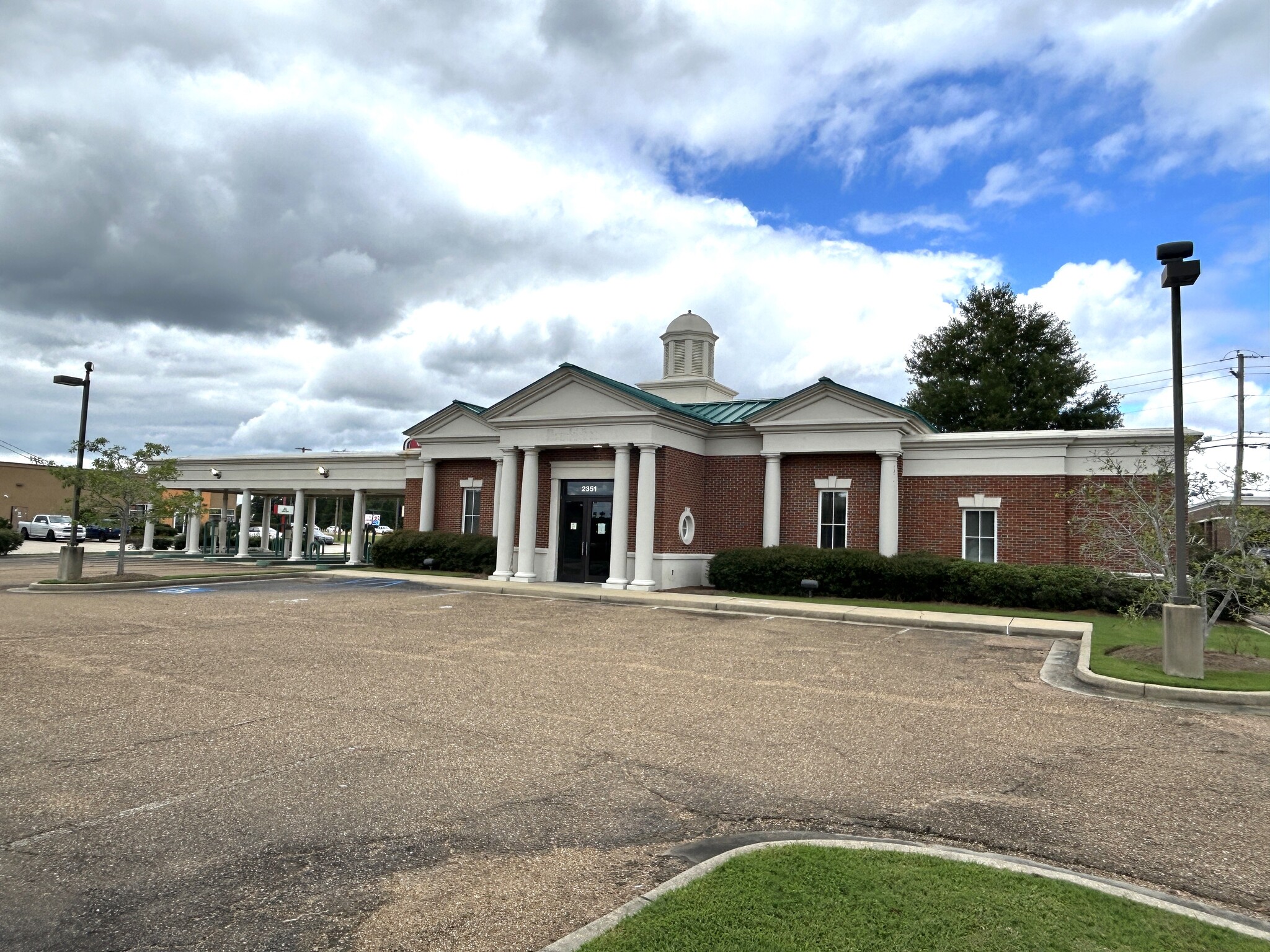 2351 Lakeland Dr, Flowood, MS for sale Building Photo- Image 1 of 11