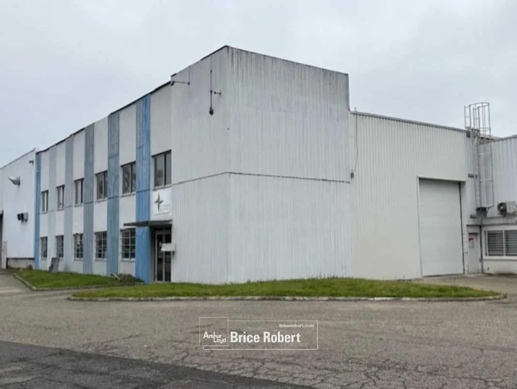 Flex in Irigny for lease Building Photo- Image 1 of 7