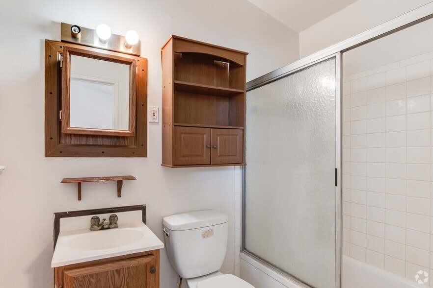 4431-4435 Holt Rd, Holt, MI for sale - Interior Photo - Image 3 of 16