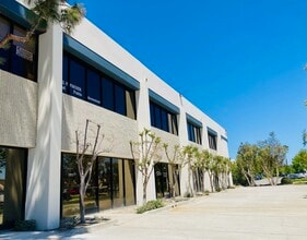 65 W Easy St, Simi Valley, CA for lease Building Photo- Image 1 of 7