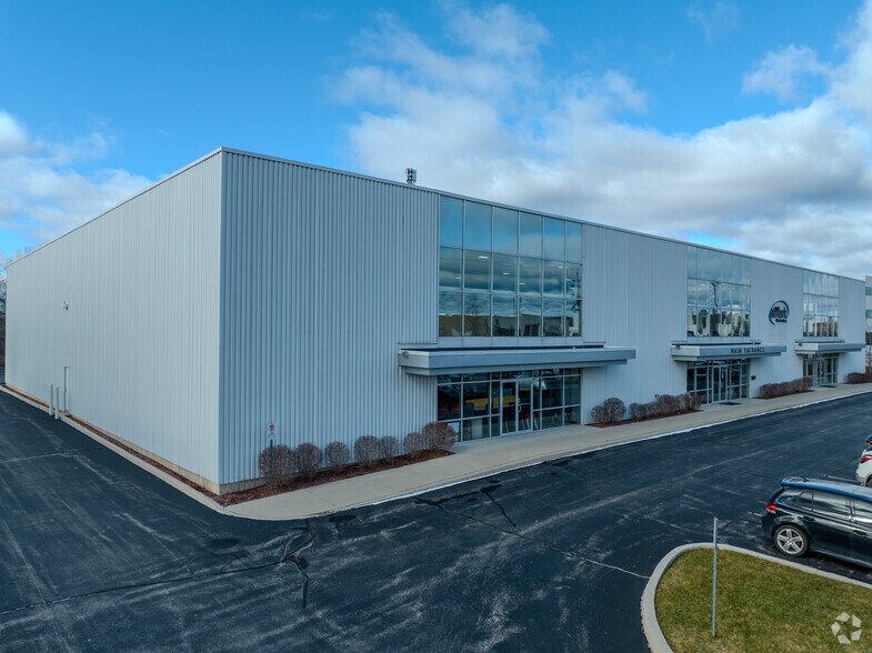 545 Thompson Dr, Cambridge, ON à louer - Photo principale - Image 1 de 7