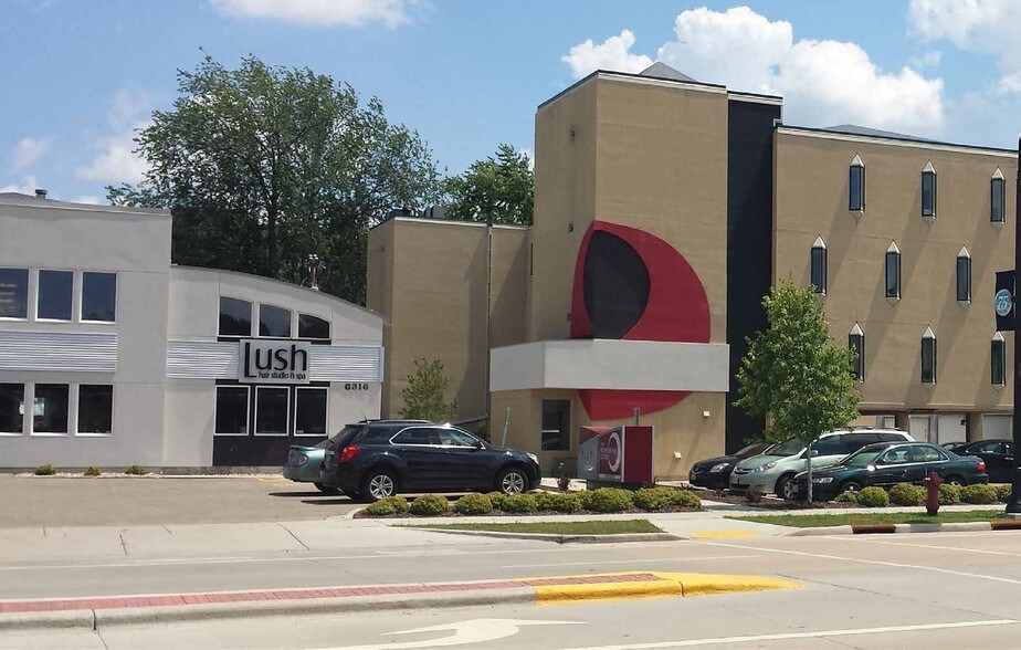 6320 Monona Dr, Madison, WI à vendre - Photo du bâtiment - Image 1 de 3