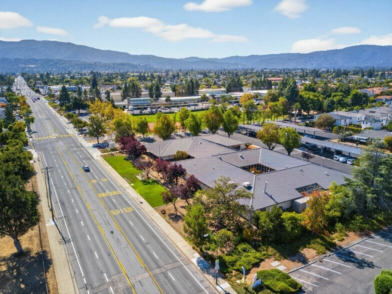 3235 Union Ave, San Jose, CA à louer - Photo du bâtiment - Image 2 de 34