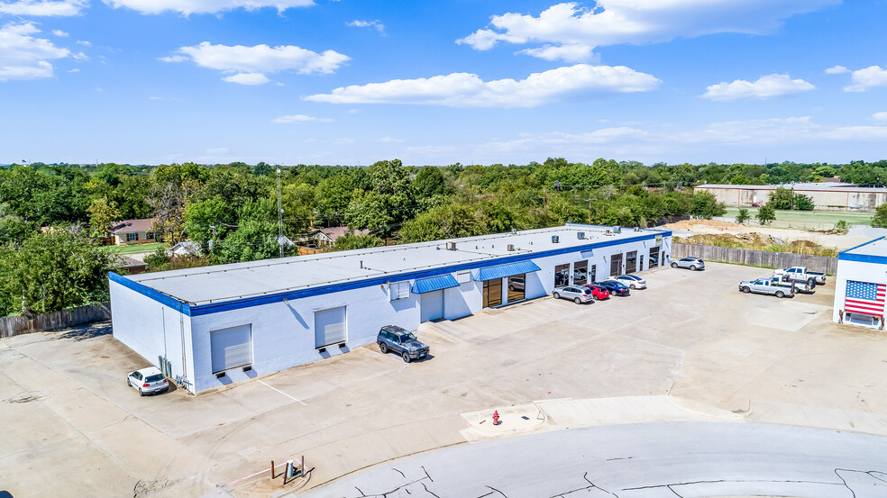 5109 Commercial Dr, North Richland Hills, TX for sale - Primary Photo - Image 1 of 10