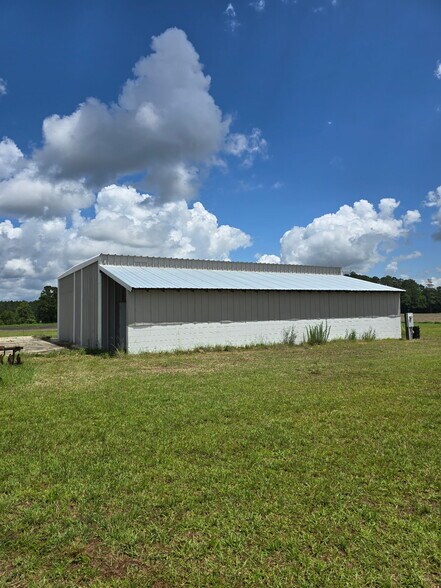 2751 Joe Brown Hwy N, Chadbourn, NC à louer - Photo du bâtiment - Image 2 de 11