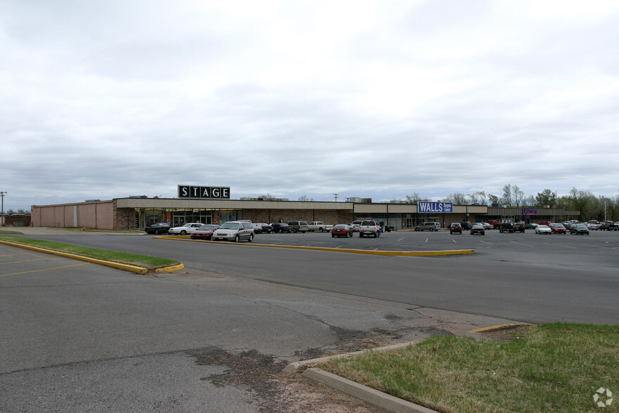 829-1069 S 10th St, Clinton, OK for sale - Primary Photo - Image 1 of 1