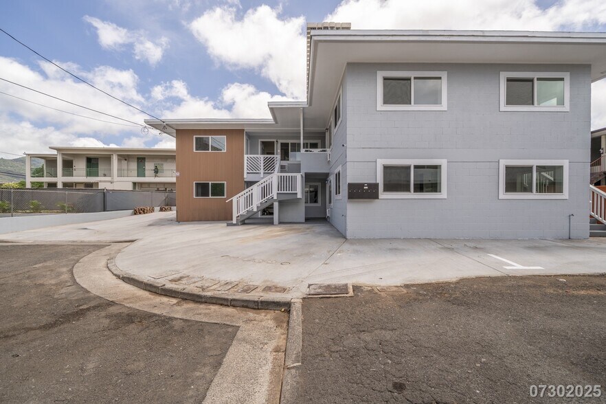 829 Waiaka Pl, Honolulu, HI à vendre - Photo du bâtiment - Image 2 de 9