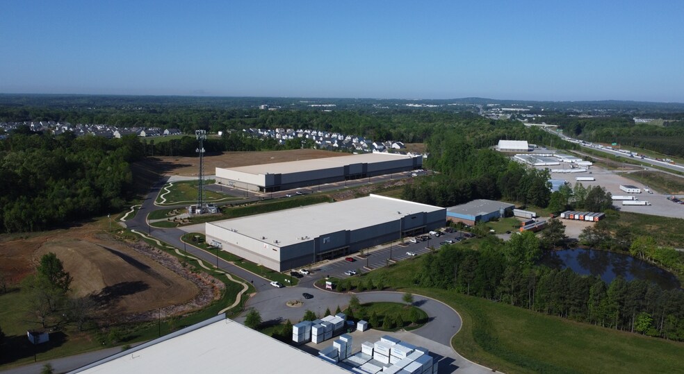 560 Commerce Park Dr, Greer, SC à louer - Photo du bâtiment - Image 3 de 6