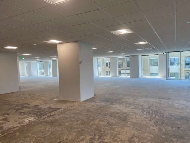 909 Lake Carolyn Pky, Irving, TX for lease - Interior Photo - Image 2 of 7