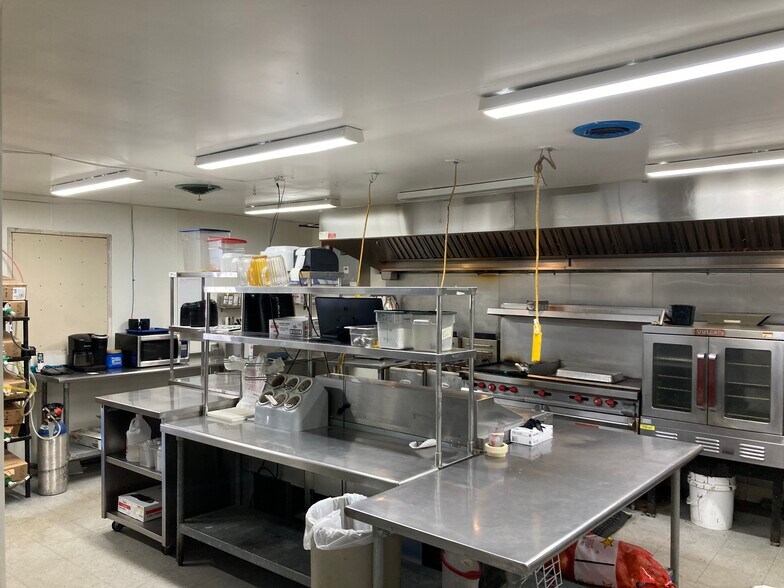 1012 Main St, Beaver Bay, MN à vendre - Photo intérieure - Image 3 de 15