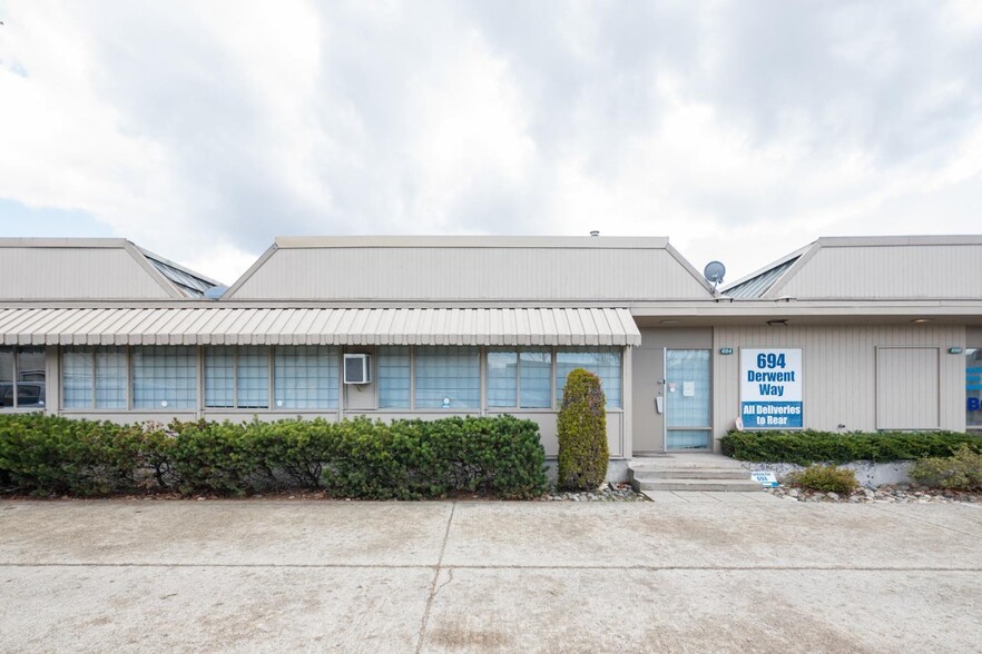 676-706 Derwent Way, Delta, BC for lease - Building Photo - Image 2 of 7