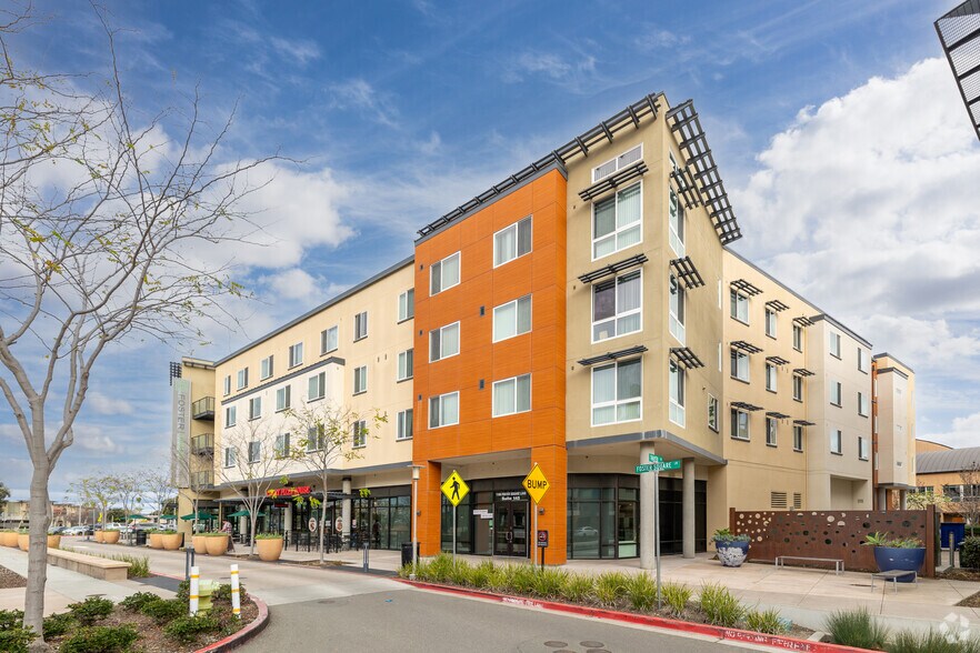 790 Foster City Blvd, Foster City, CA for lease - Building Photo - Image 3 of 10