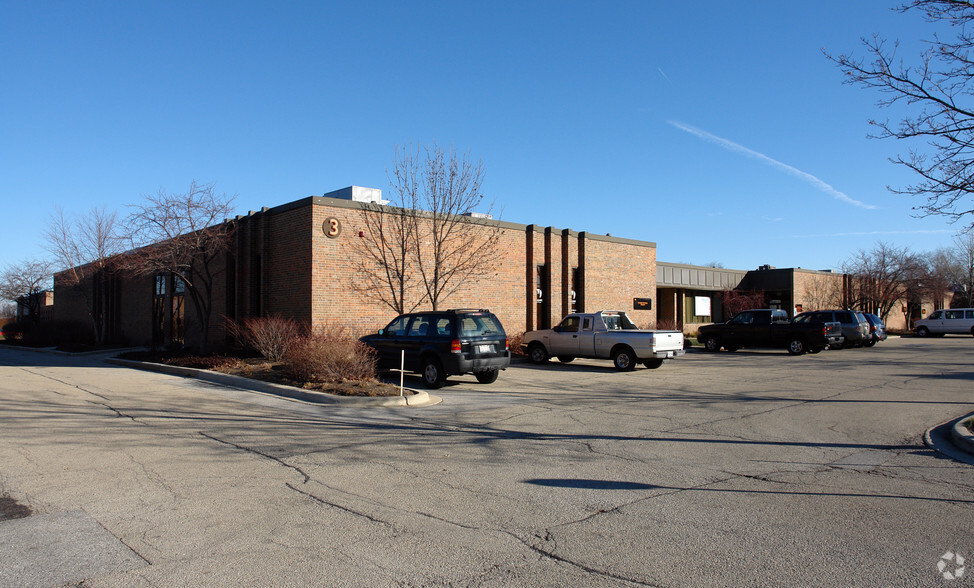 245 W Roosevelt Rd, West Chicago, IL for lease - Building Photo - Image 3 of 5