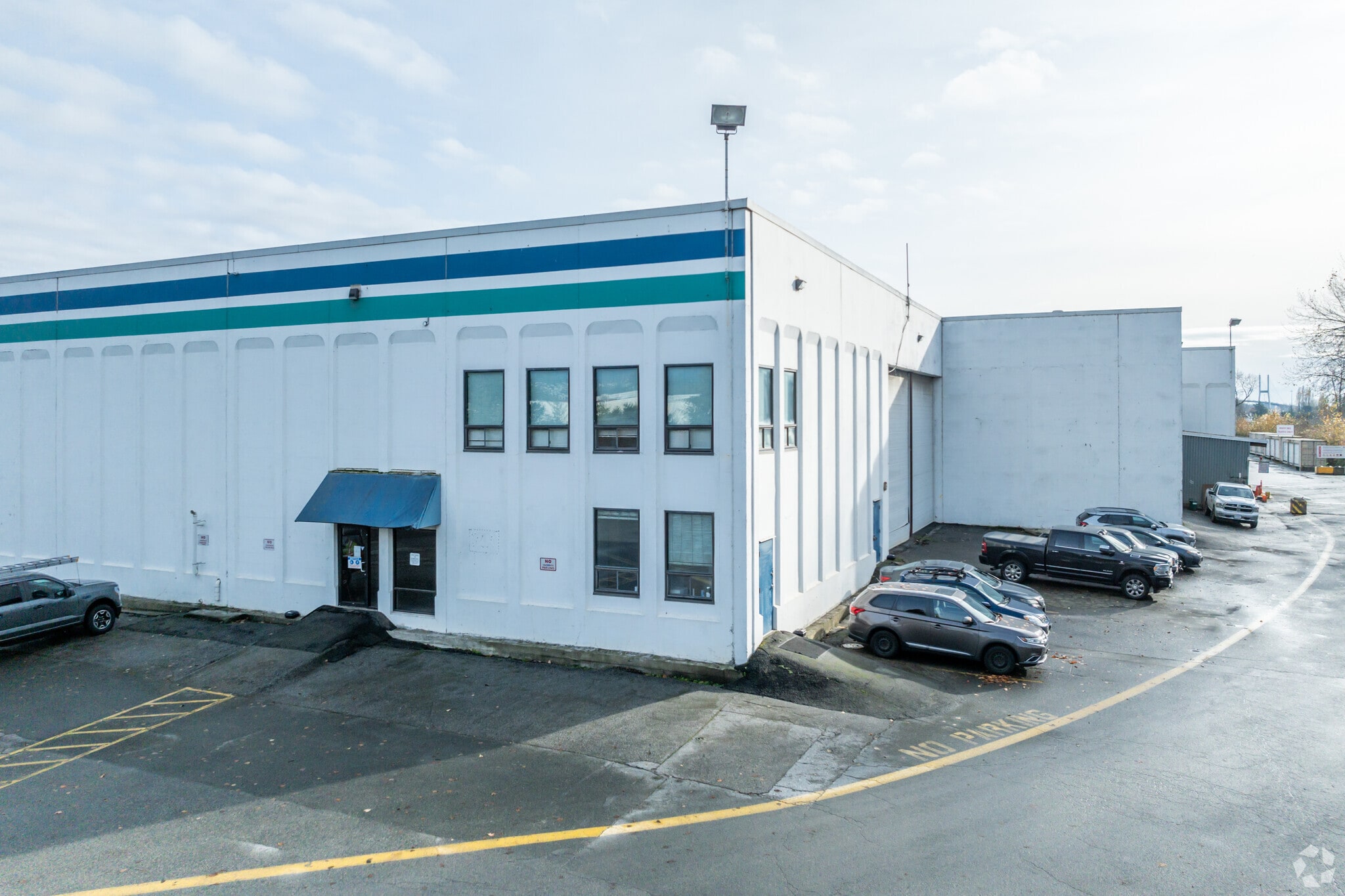5324 Riverbend Dr, Burnaby, BC for lease Building Photo- Image 1 of 6