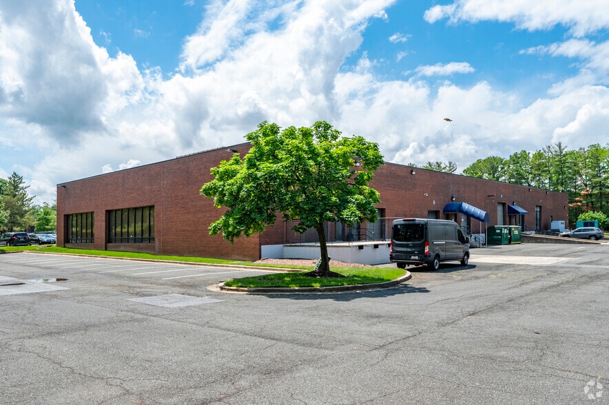 5200 Philadelphia Way, Lanham, MD à vendre - Photo du bâtiment - Image 3 de 13