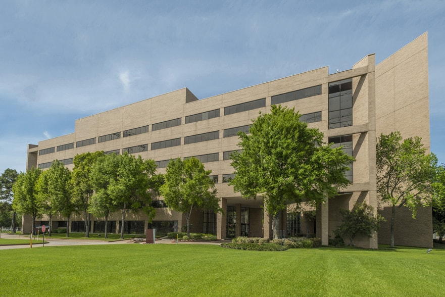 3663 N Sam Houston Pky E, Houston, TX for sale - Building Photo - Image 2 of 48