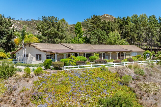 Plus de détails pour 12725-12750 Monte Vista Road – Soins de santé à vendre, Poway, CA