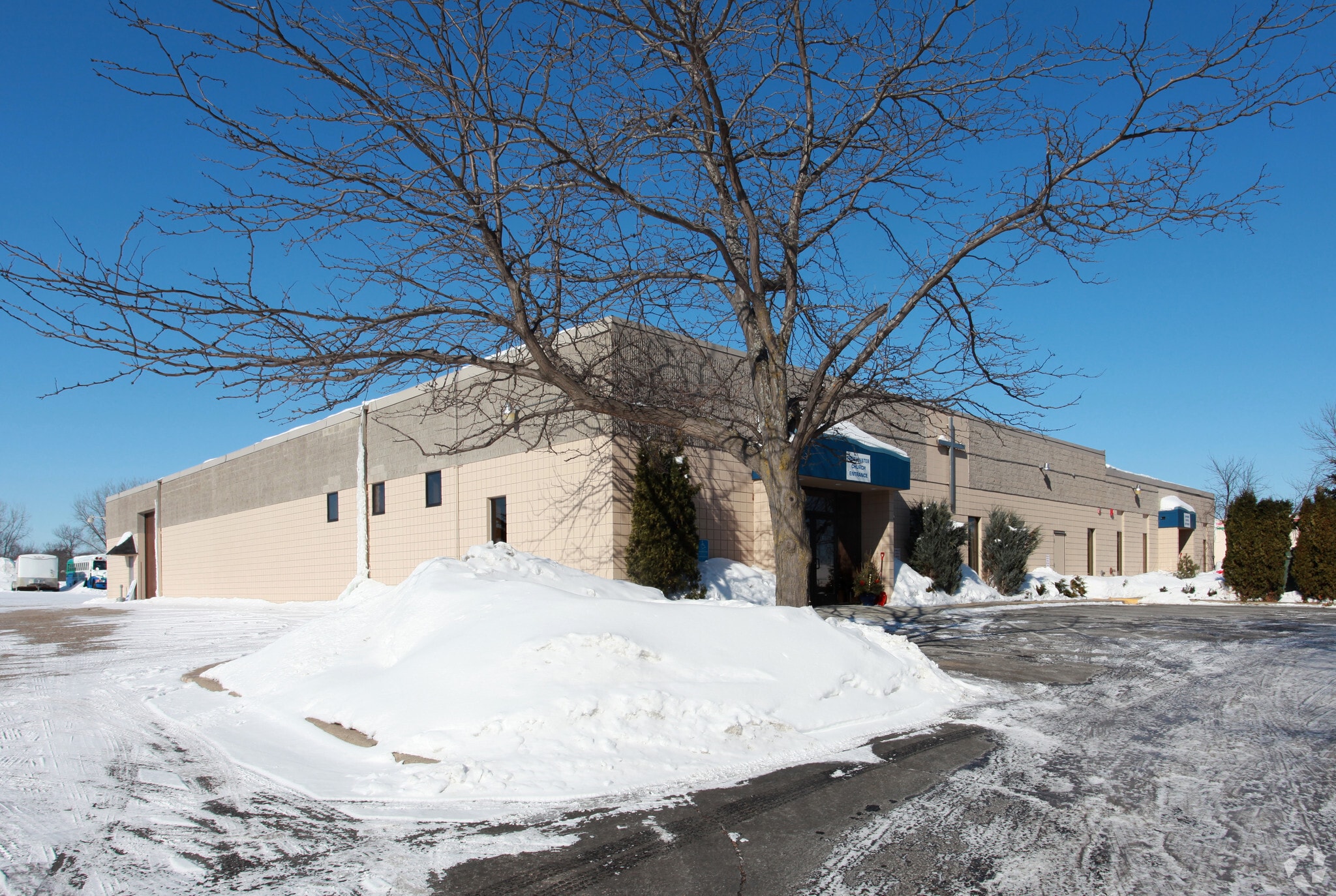 4319 Steiner St, Saint Bonifacius, MN for lease Primary Photo- Image 1 of 4