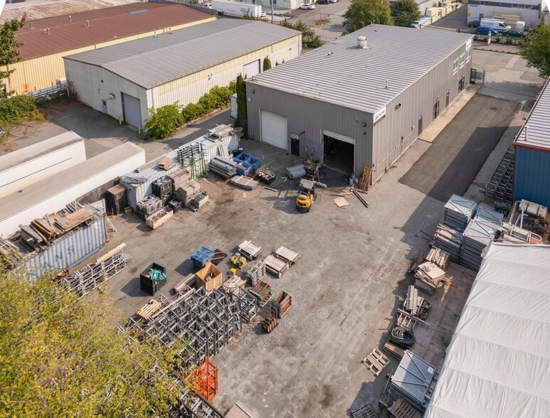 11517 132A St, Surrey, BC à vendre - Photo du bâtiment - Image 3 de 21