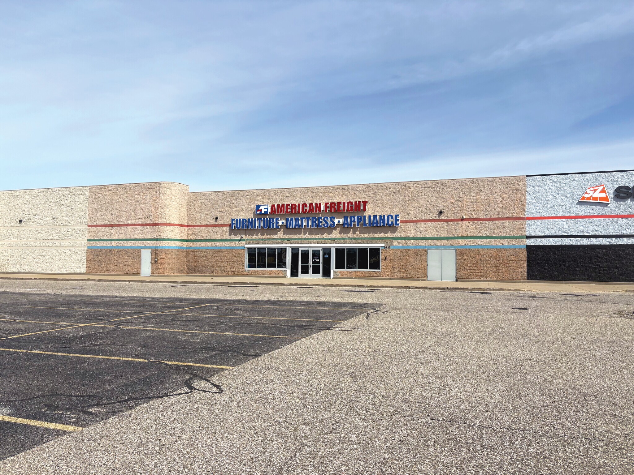 1740 E Sherman Blvd, Muskegon, MI for lease Building Photo- Image 1 of 6