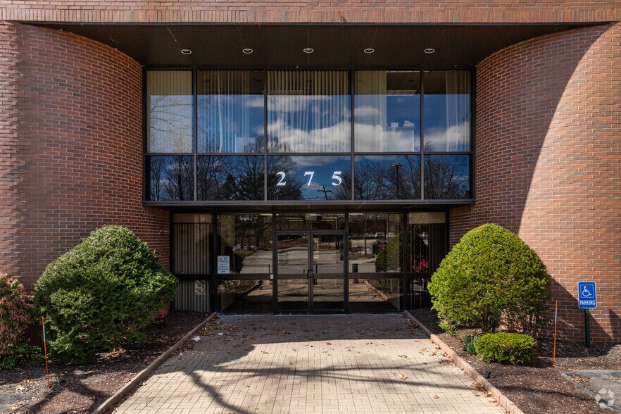275 Turnpike St, Canton, MA à louer - Photo du bâtiment - Image 2 de 5