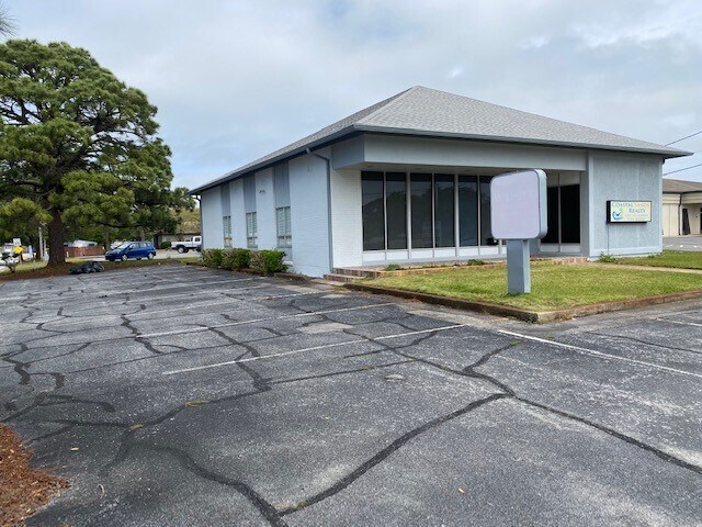 133 Hospital Dr NE, Fort Walton Beach, FL à louer Photo du bâtiment- Image 1 de 2